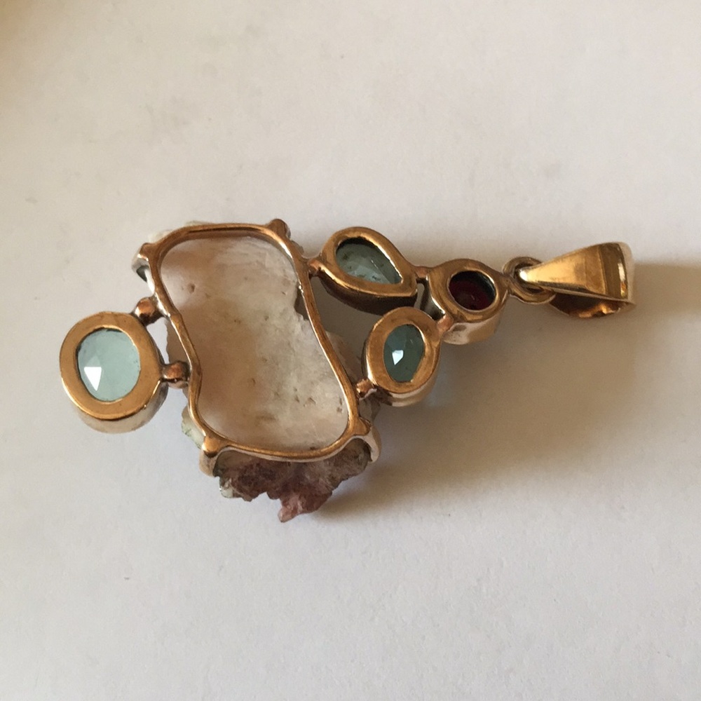 Multi stone pendent - Picture 2 of 3